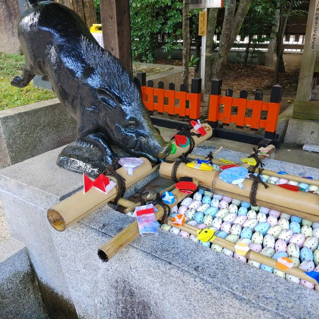よく見たら伊之助が…　猪の護王神社