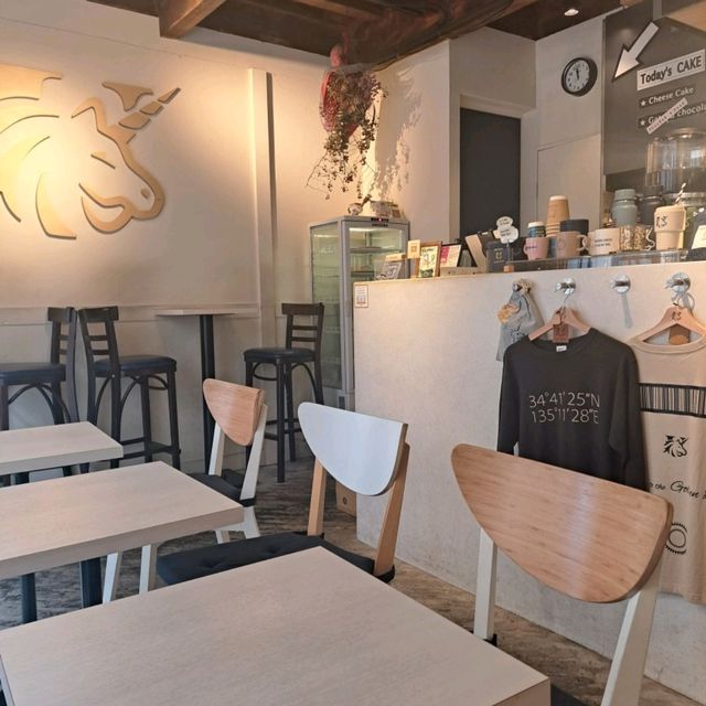 【兵庫-元町】商店街のオアシスでスパイシーラテを。