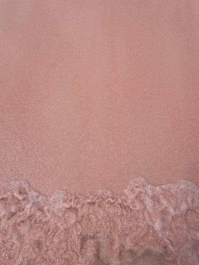 Labuan Bajo | the dreamy pink beach is real😍