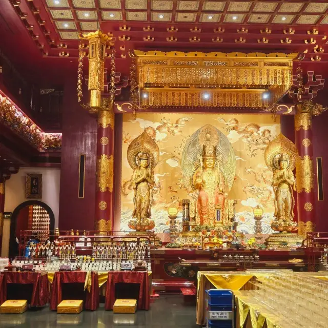 Buddha's Tooth Relic Temple in Singapore