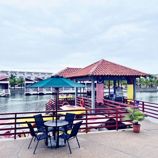 Water Chalet By Tasik Villa