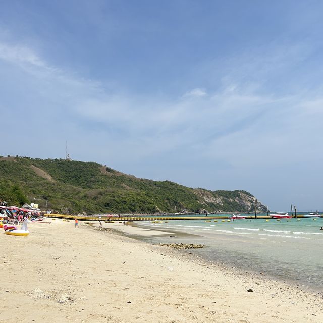 หาดสวยอีกหาด หาดแสม เกาะล้าน 