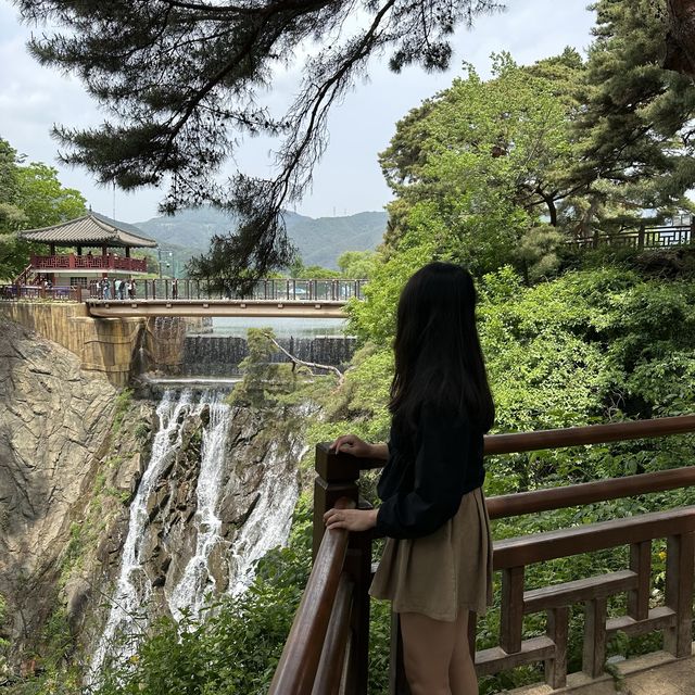 멋진 용추폭포를 감상할 수 있는 제천여행 필수코스 