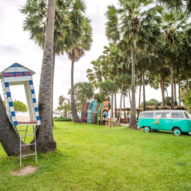คาเฟ่พัทยา ริมหาดสุดชิค Good Old Sea Beach Cafe