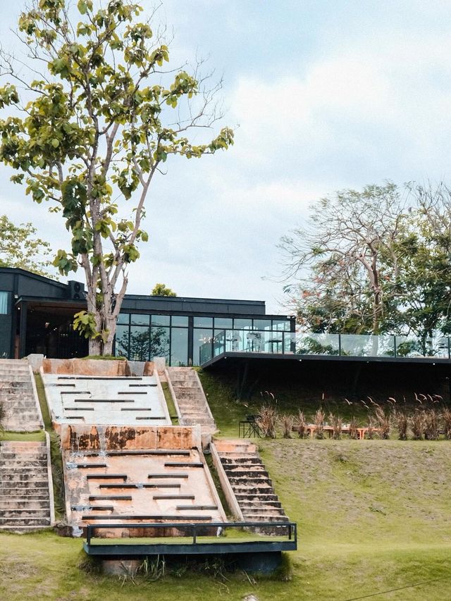 The Tryst River Kwai คาเฟ่ที่ได้ใกล้ชิดธรรมชาติ