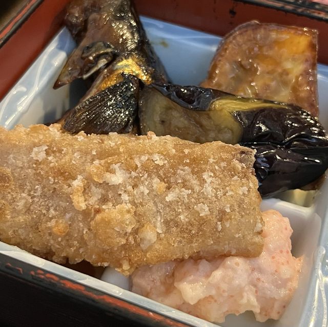 【大阪・難波】連日行列の人気ランチ「ダイニングステージ 佐海屋」