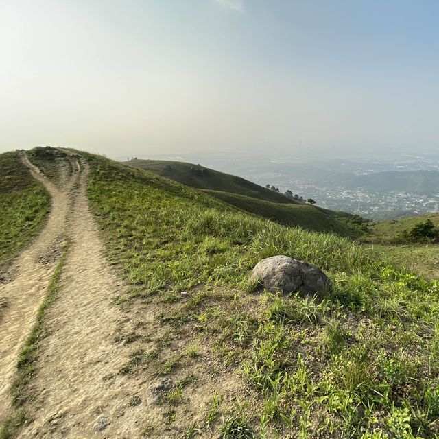 香港🇭🇰｜ 香港新界東北部的一個著名行山路線🌟 - 雞公嶺 ⛰️