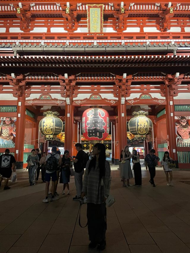 저녁이 더 빛나는 아사쿠사 나카미세도리
