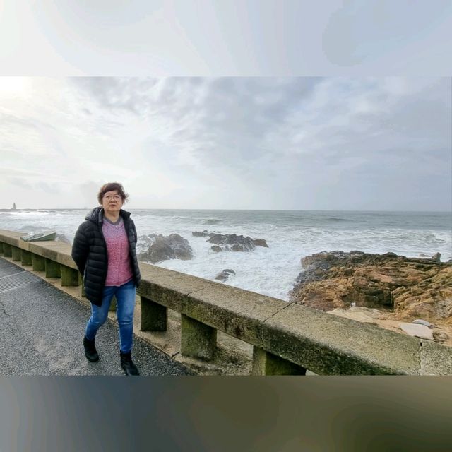 Walk along the Atlantic Coastline 🇵🇹 Foz do Douro