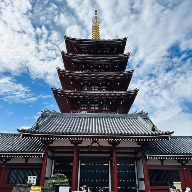 永遠人來人往熱鬧的淺草寺