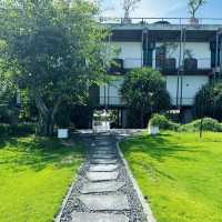 An authentic modern Balinese hotel in Canggu