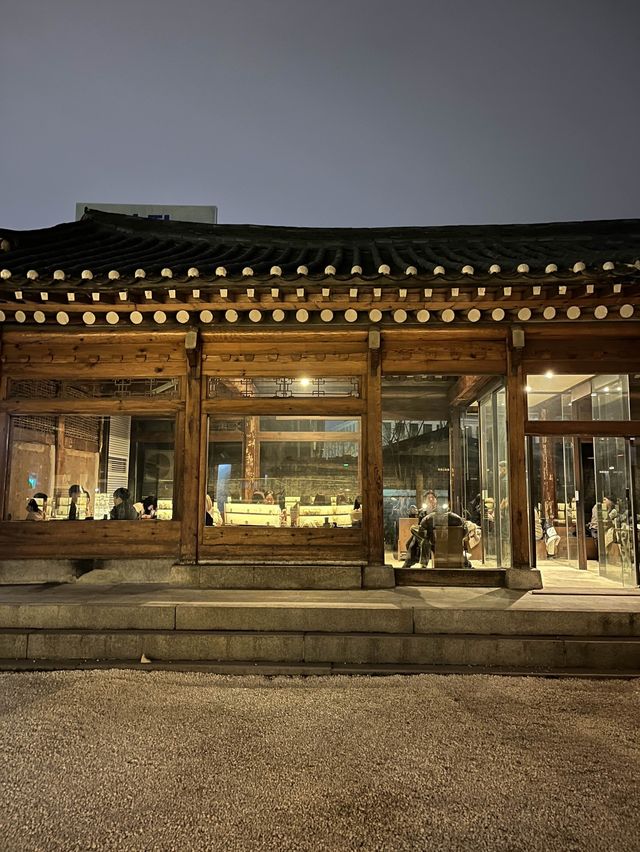 고즈넉함이 깃든 핫한 안국역 한옥카페 ♥️