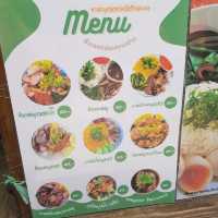ก๋วยเตี๋ยวป้าปุ๊ ขาหมูฮ่องเต้เฮียแมน สารภี 
