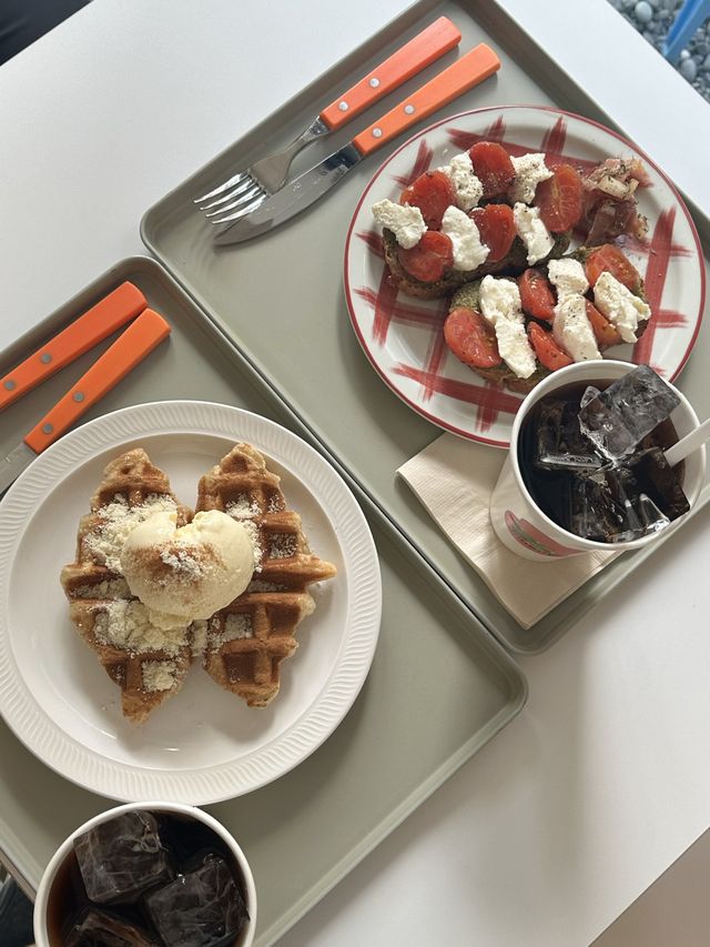 해외에서 여행하는 듯한 기분, 덴시티커피 ☕️