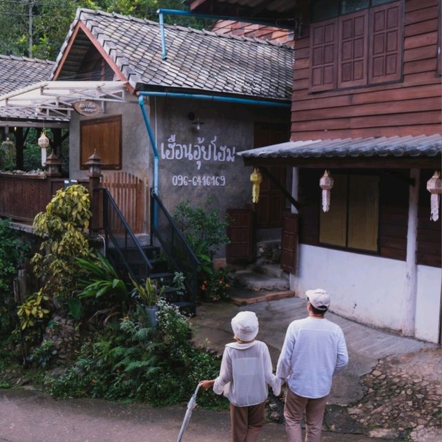 เทียวแม่กำปองในหน้าฝน "เฮือนอุ้ย ที่พักแม่กำปอง"