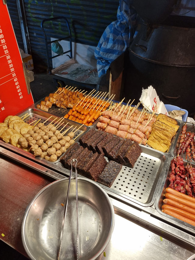 Be spoilt for choice at Shilin Night Market