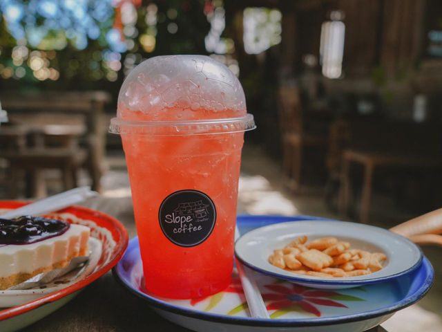 Slope Coffee บ้านเบ้ววว ค่าเฟ่แห่งมหานครแพร่รีส