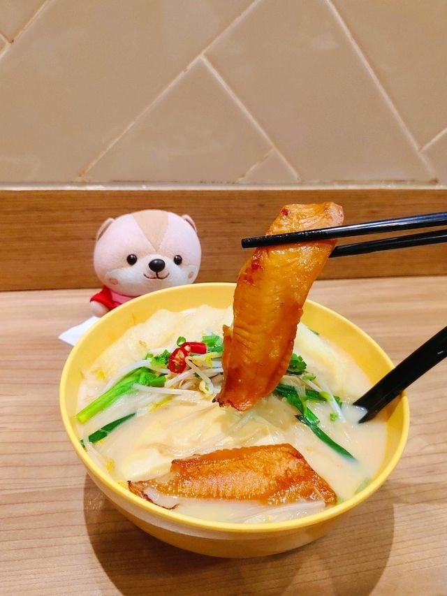 在香港荃灣！有海景吃譚仔