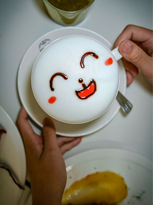 黑白Cafe成舞台，食飯打卡快過來