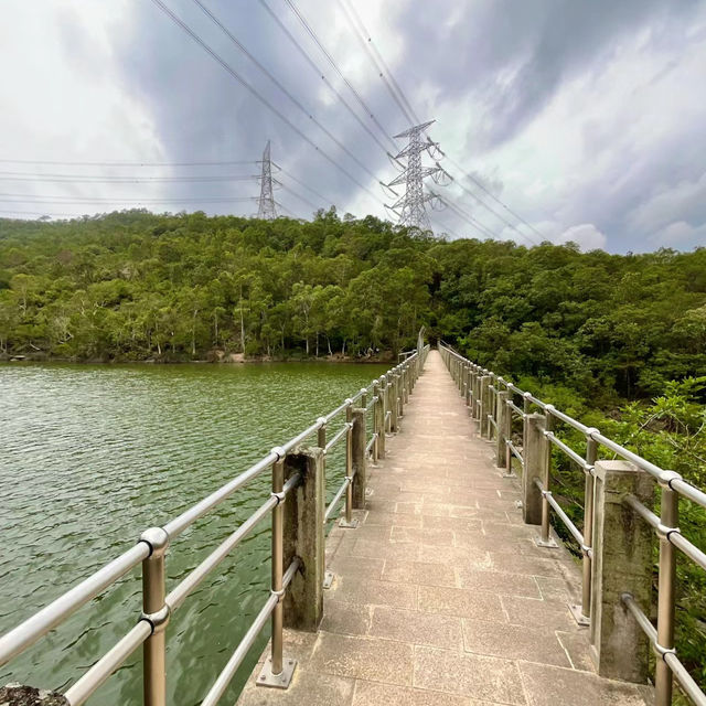 澳門水塘遠足徑：湖泊倒映翠綠山巒，感受澳門獨特魅力