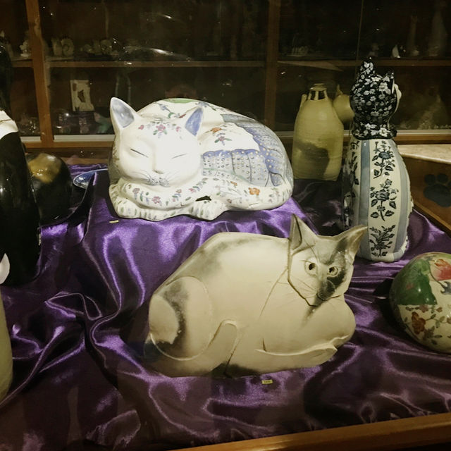 Pawsitively Purrrfect: Exploring the Feline Wonders at the Cat Museum in Kuching, Sarawak
