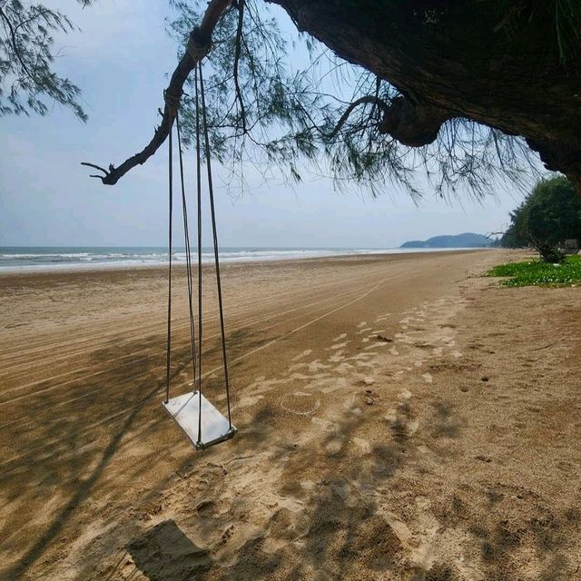 ทะเลใกล้กรุงฯ ดูโชว์ควงกระบองไฟ @iSEA GLAMPING