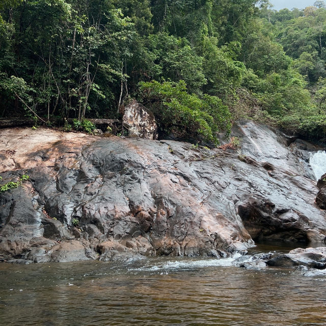 เที่ยวน้ำตกธารมะยม เกาะช้าง Kohchang🇹🇭🏝️🐘