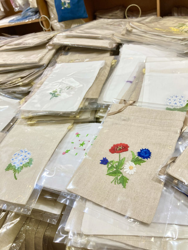 【女子はほぼ吸い込まれるお店】ホーチミン土産にベストなハンドメイド刺繍ポーチ