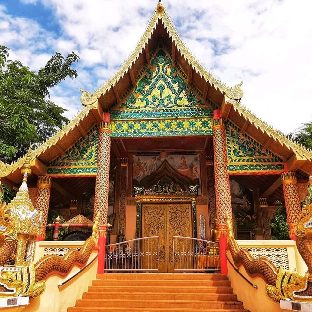 สักการะพระพุทธมังรายชัยมงคล ณ วัดดอยพระบาท