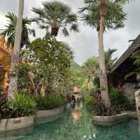 พาชมโรงแรมสวยทั้งกลางวัน อลังการกลางคืน