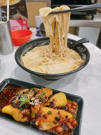🐔CP值高滋補養生雞米線🍲｜癡膠雞(灣仔)