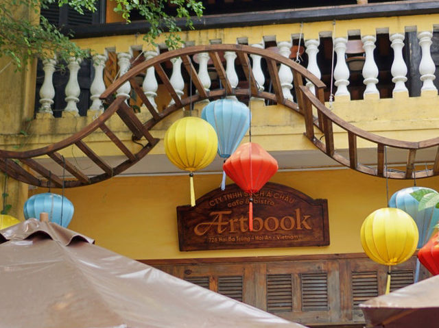 호이안 감성 카페 Artbook Cafe & Bistro