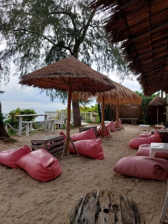 Curve Beach Cafe' คาเฟ่ลับ วิวสวย@หาดนางรำ ชลบุรี