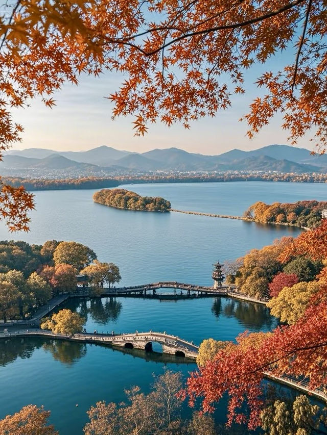 Autumn Bliss at West Lake: A Stroll Through Hangzhou’s Timeless Beauty