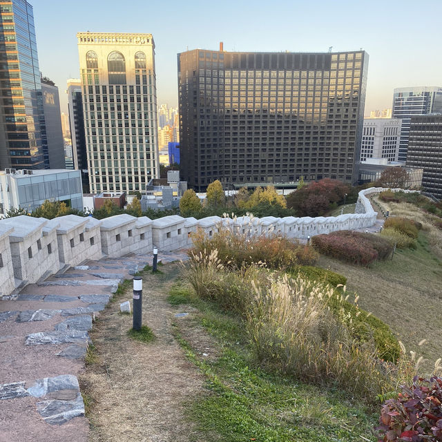 Namsan Park ในฤดูใบไม้เปลี่ยนสี