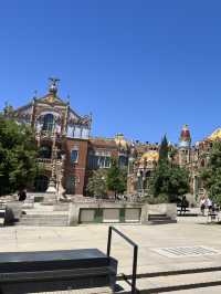 Barcelona - a place full of amazing architectures. Even Hospital are a piece of art!