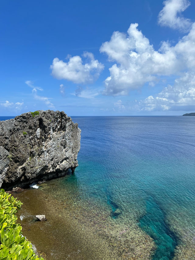 【沖縄🇯🇵】鮮やかな海を眺めて