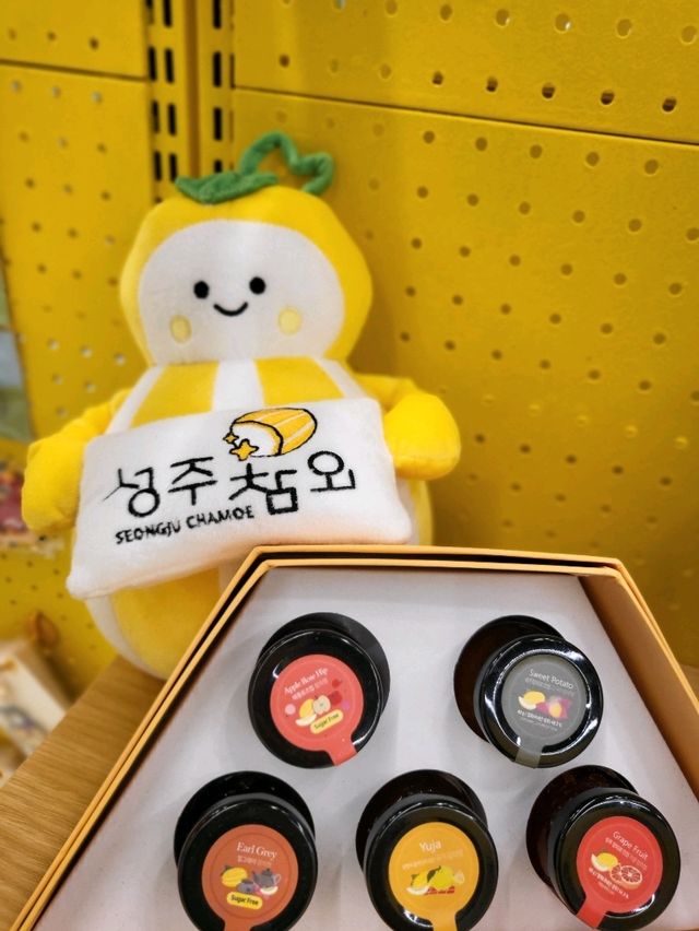귀여움이 가득한 성주 참외 소품샵