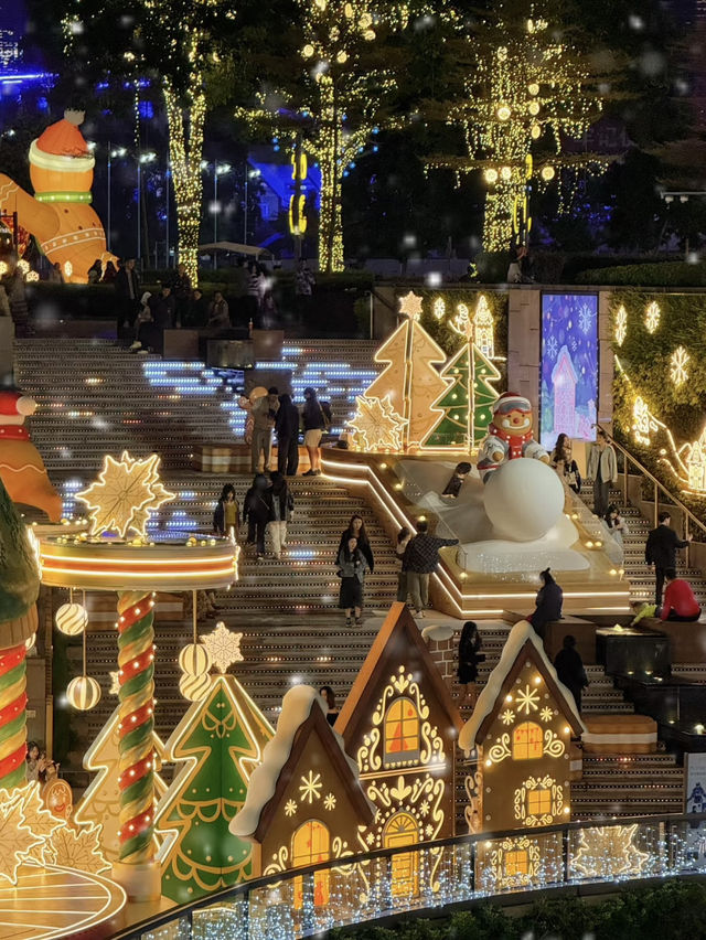 Deck the Malls: Christmas at Tianhe Mall in Guangzhou