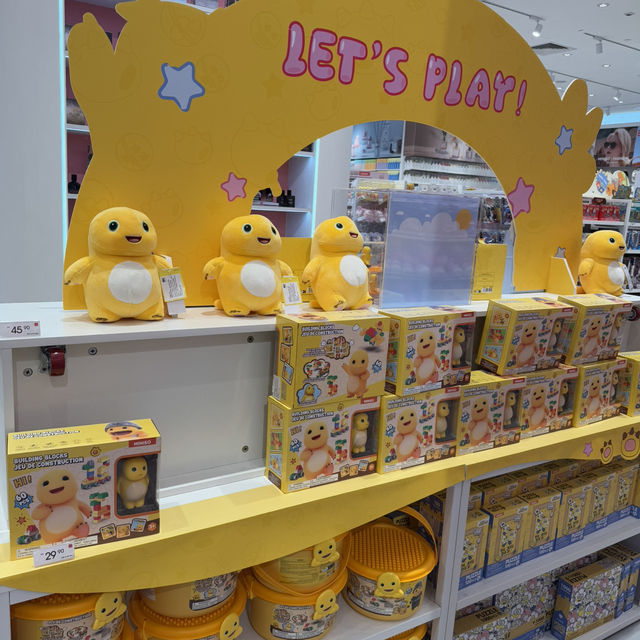 Solo Trip: Holiday Cheer, One Cute Find at a Time!