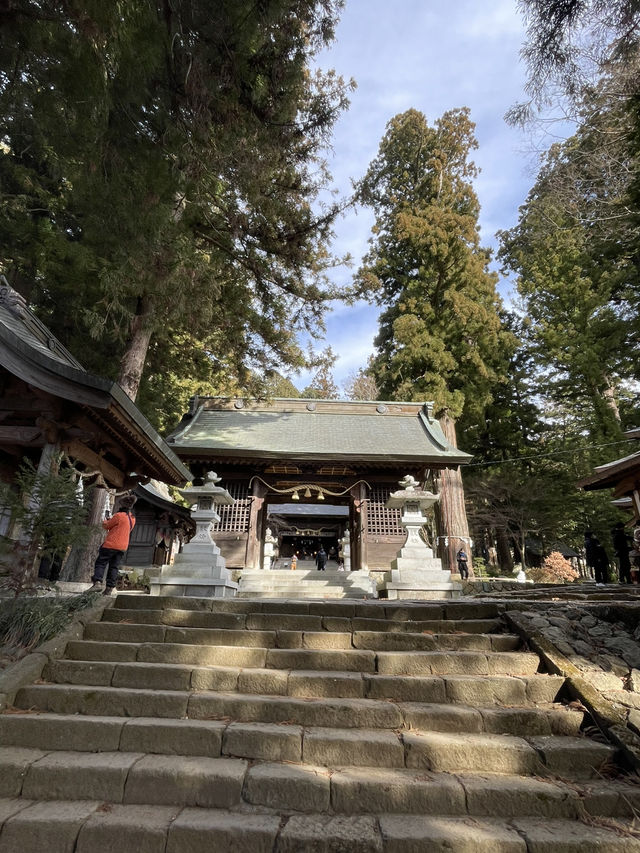 【山梨 冬の日帰り旅】  映えスポットとして人気の「天空の鳥居」