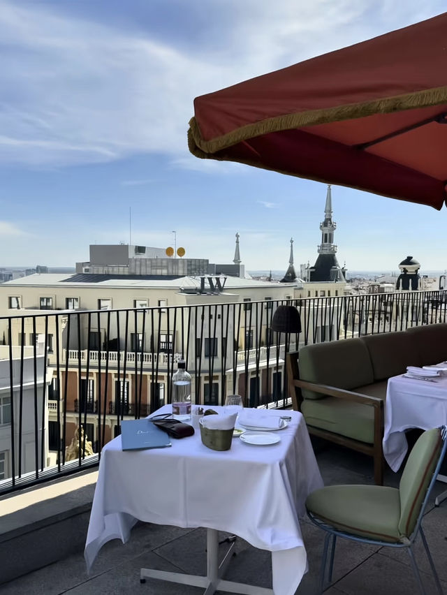 Four Seasons Hotel Madrid: A Luxurious Retreat in the Heart of the Capital