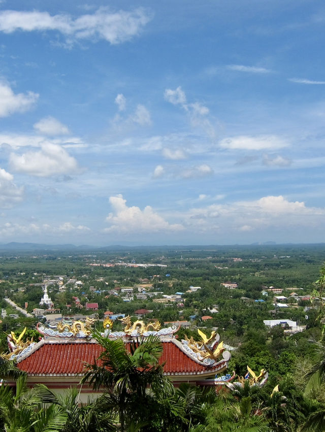A Noon Escape with Panoramic Views and Hidden Treasures: Kho Hong Mountain Viewpoint
