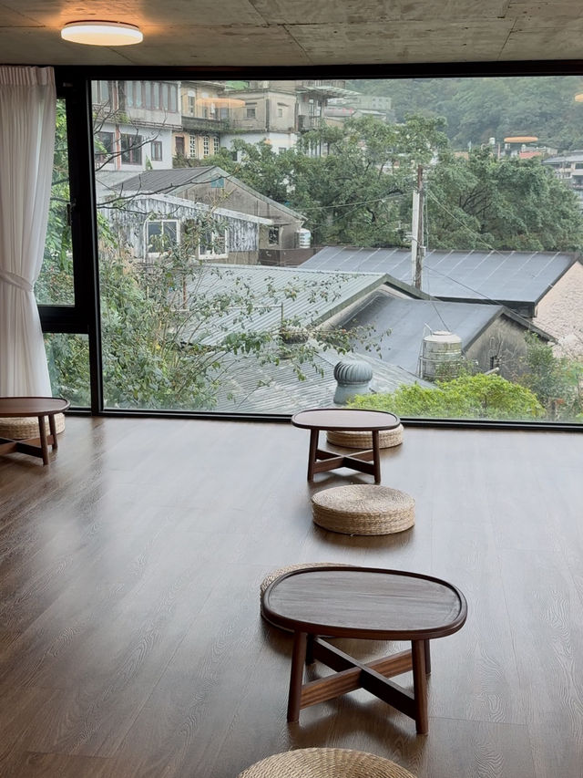 Hima Cafe: A Hidden Corner of Jiufen with Scenic Views
