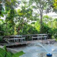 Makok House Cafe & Bar