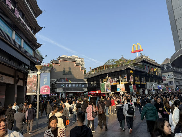 深圳東門步行街,掃貨食嘢好去處!🛍️🍜 深圳東門步行街,掃貨食嘢好去處!🛍️🍜