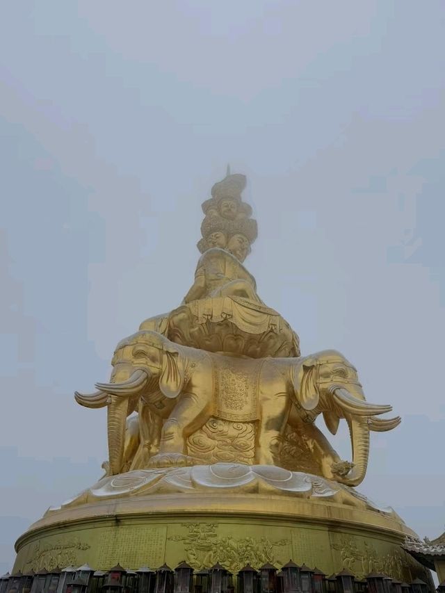 📍Mount Emei