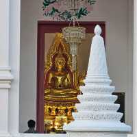 ไหว้พระ ขอพร พระแก้วขาวเพชรน้ำค้างแห่งเมืองอุบล