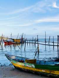 “Tanjung Lumpur: A Timeless Fishing Haven by the Coast”