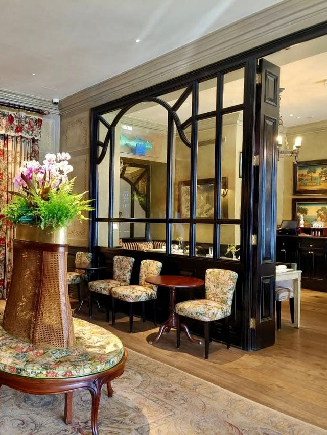 到The Savoy’s 體驗英國下午茶的氣氛和氛圍！